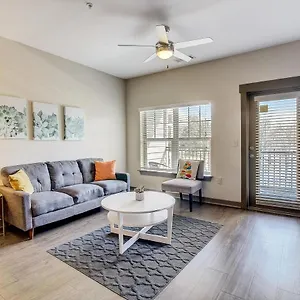 Frontdesk Cedar Flats Apts Uptown Charlotte