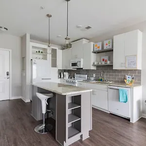 1br - Pool & Full Kitchen - Near Uptown & Airport Charlotte