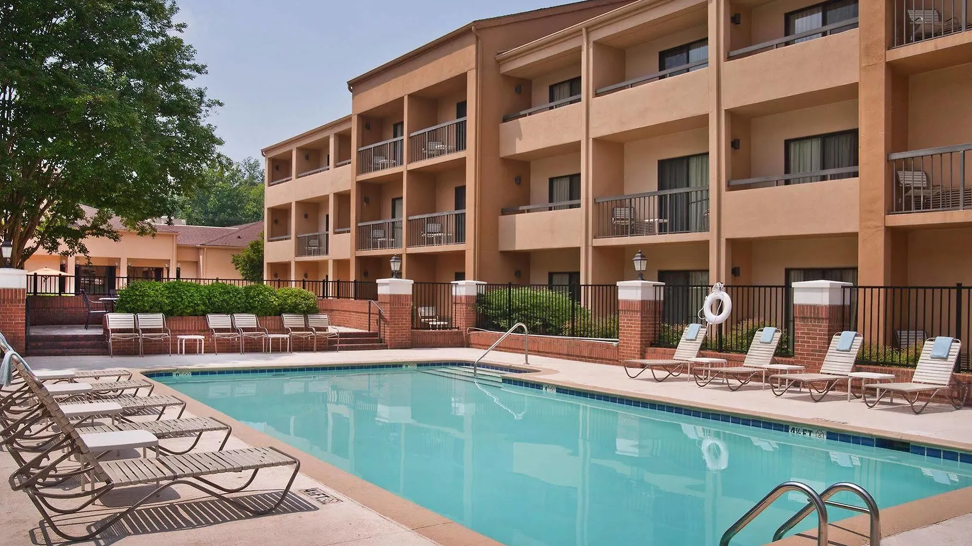 Courtyard Charlotte Southpark Hotel