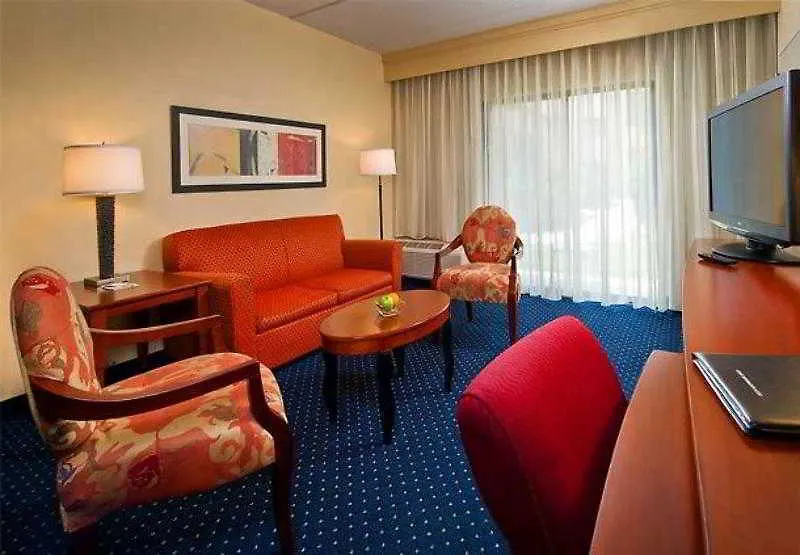 Courtyard Charlotte Southpark Hotel 3*,